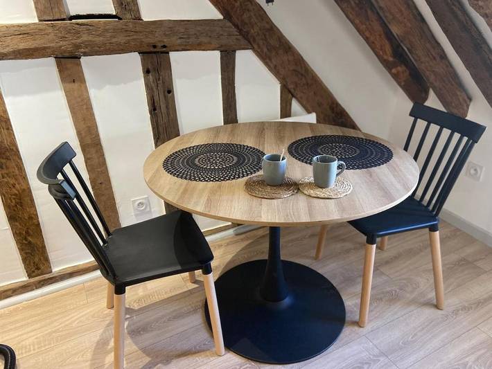 Gîte pour 4 personnes, avec jacuzzi dans Musee Du Berry Bourges - 2