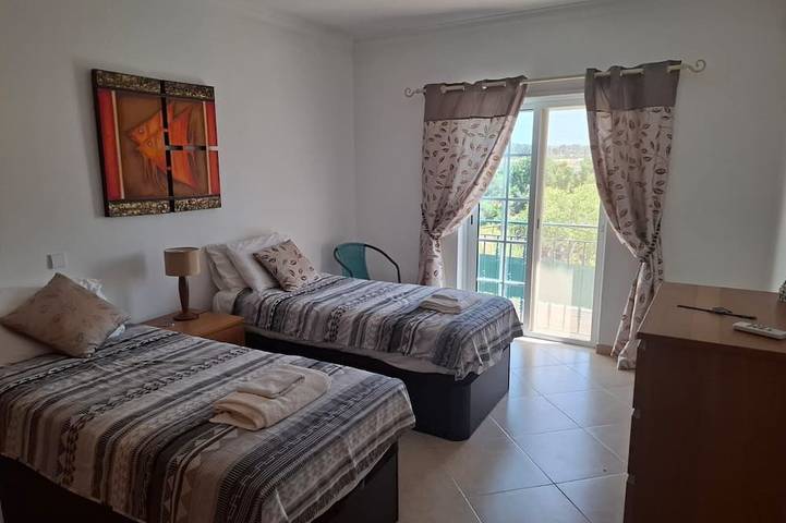 Villa pour 6 personnes, avec Balcon et Jardin à Ferragudo - 2