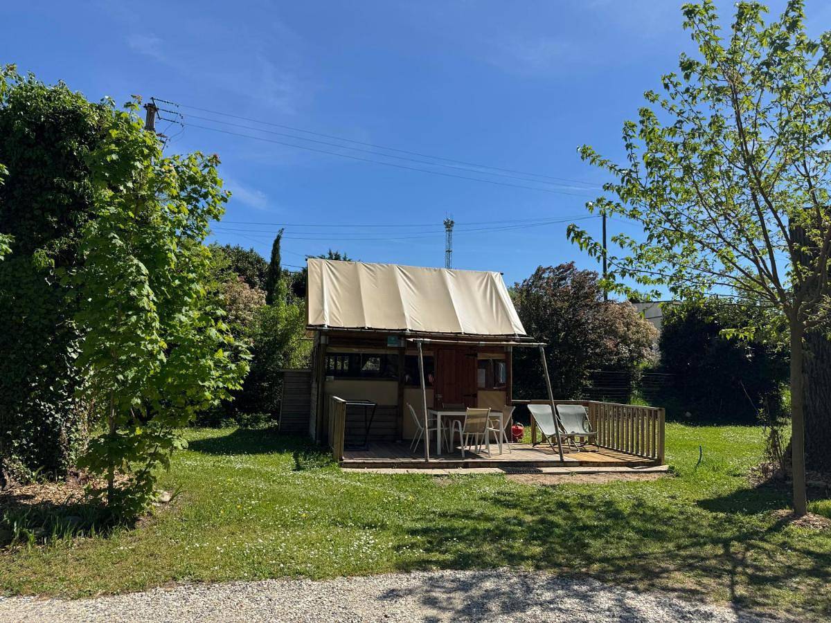 Camping Bois et Toilés in Saint-Rambert-d'Albon, Région de Valence
