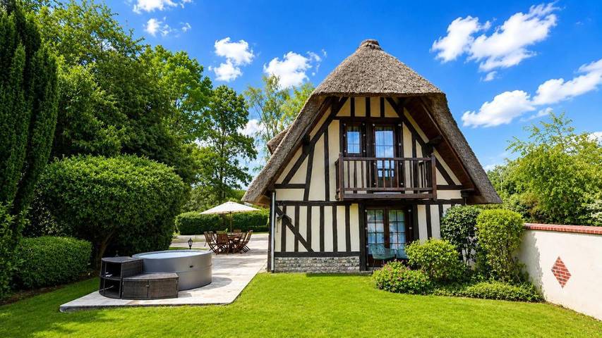 Location de vacances pour 8 personnes, avec Balcon et Jacuzzi ainsi que Terrasse et Jardin dans Drucourt