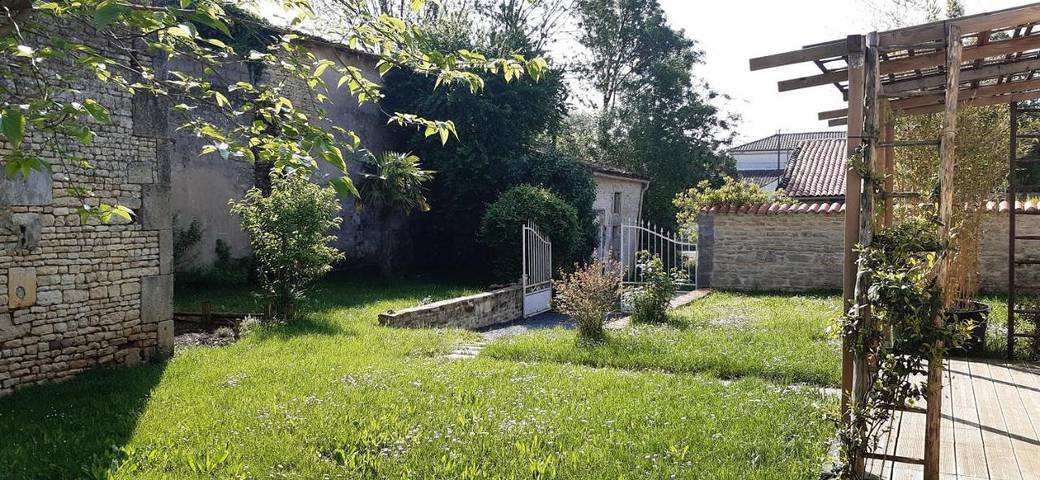 Maison de campagne pour 2 personnes, avec vue et jardin à Asnières-la-Giraud - 4