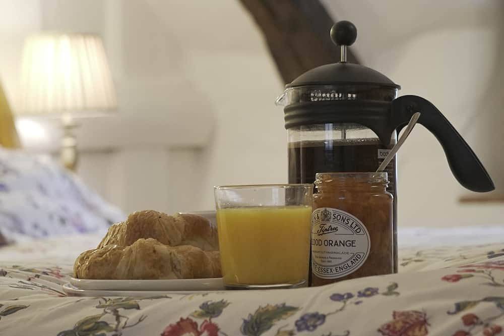 Cozy 3 Bed Thatched Cottage near Durdle Door and Lulworth Cove in Dorset