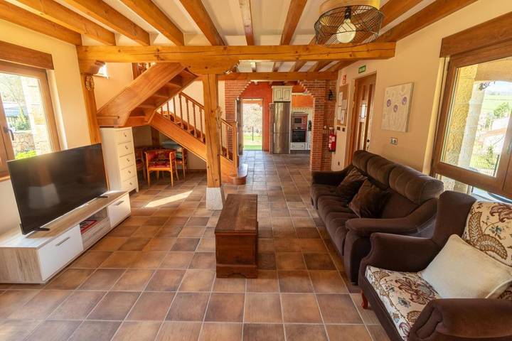 Casa de vacaciones para 6 personas, con jardín además de vistas y balcón en Valle del Pas-Pisueña - 4