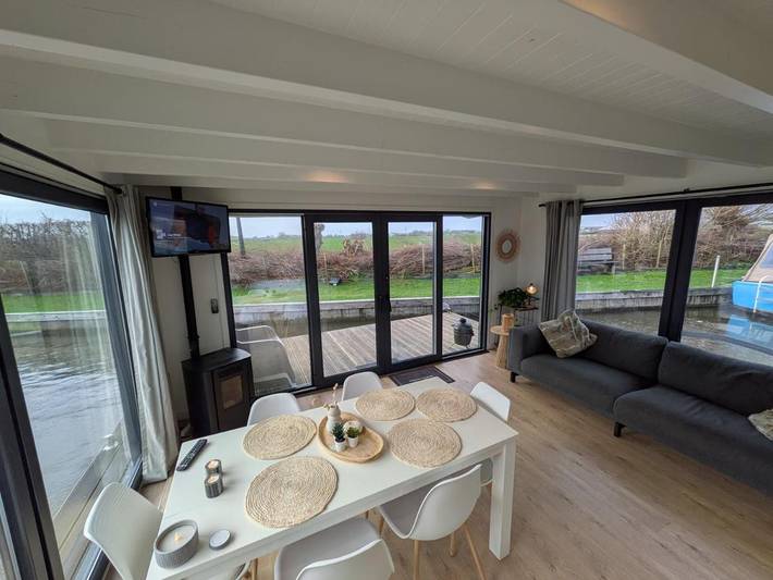 Boot voor 6 personen, with Terras and Uitzicht as well as Uitzicht op het meer in Amsterdam