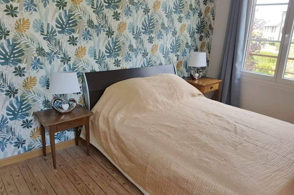 Maison & jardin au calme à Caen en Normandie, idéale pour visiter la Normandie in Caen, Région de Caen