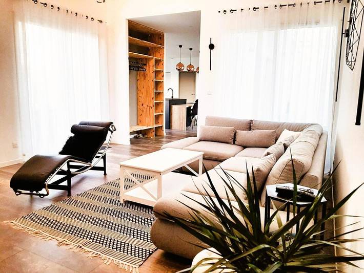 Location de vacances pour 7 personnes, avec Balcon ainsi que Terrasse et Jardin à L'Houmeau - 3