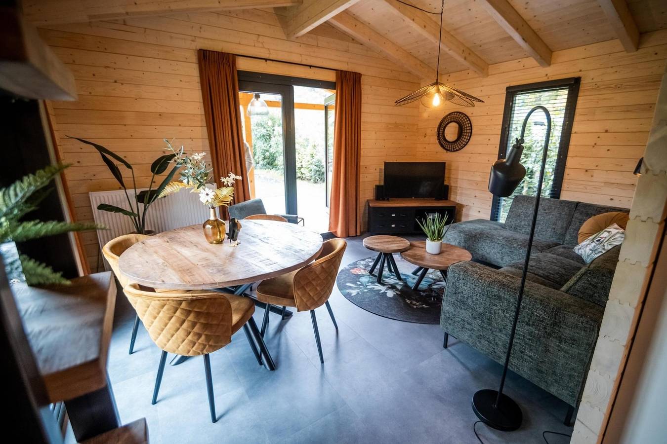 Comfortabele lodge voor 4 personen met veranda op vakantiepark in Markelo in Markelo, Twente