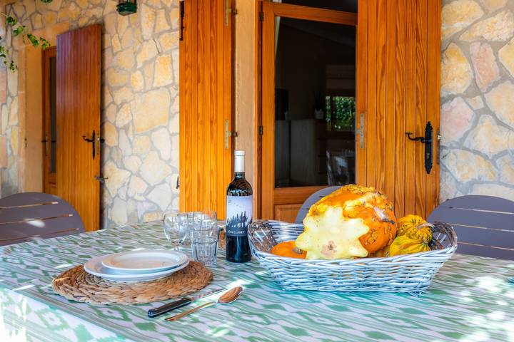Finca Can Butxet mit Bergblick, Wlan, Garten, Terrassen und Pool; Parkplätze vorhanden in Muro, Mallorcas Küste