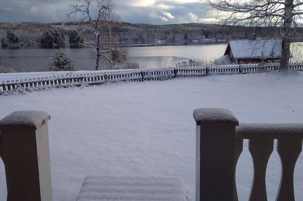 Ferienhaus in der Nähe von Hovfjället, Torsby. Sommer am See, im Winter auf der Piste in Vitsand, Värmland