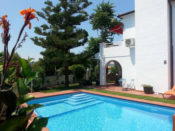 Apartamento para 8 personas, con Balcón y Terraza además de Jardín y Piscina en Vendrell