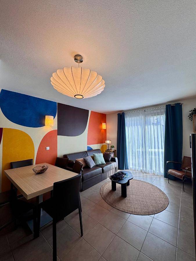 Appartement de vacances pour 6 personnes, avec piscine ainsi que jardin et sauna