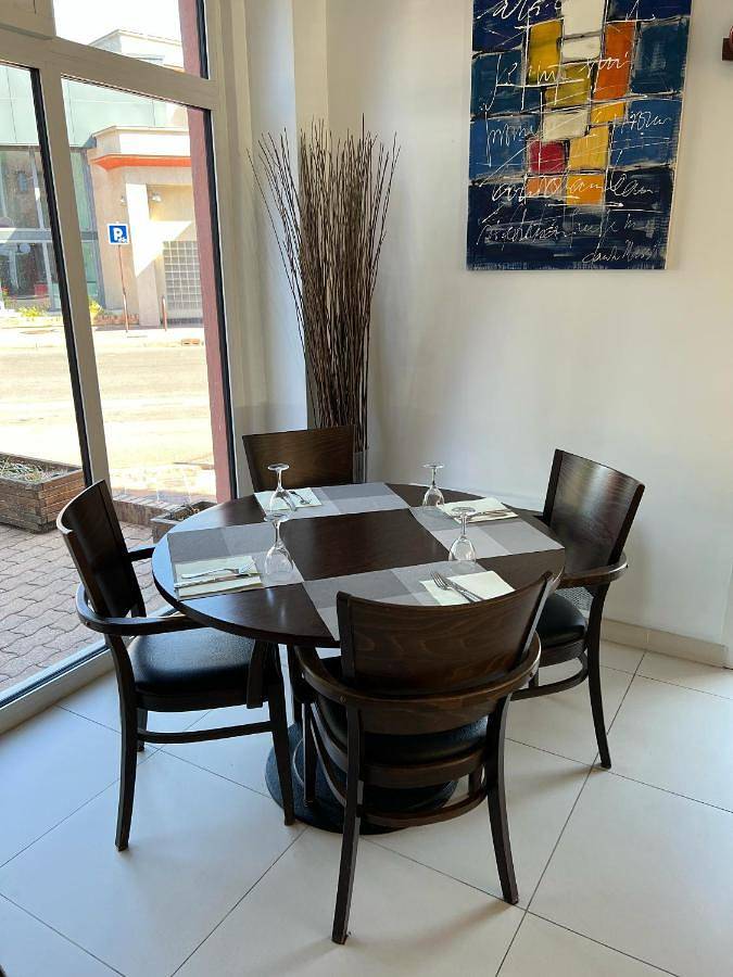 Hôtel pour 2 personnes, avec terrasse et jardin, animaux acceptés à Cachan - 3