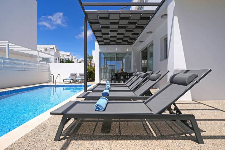Villa pour 7 personnes, avec piscine ainsi que jardin et balcon à Ayia Napa - 2