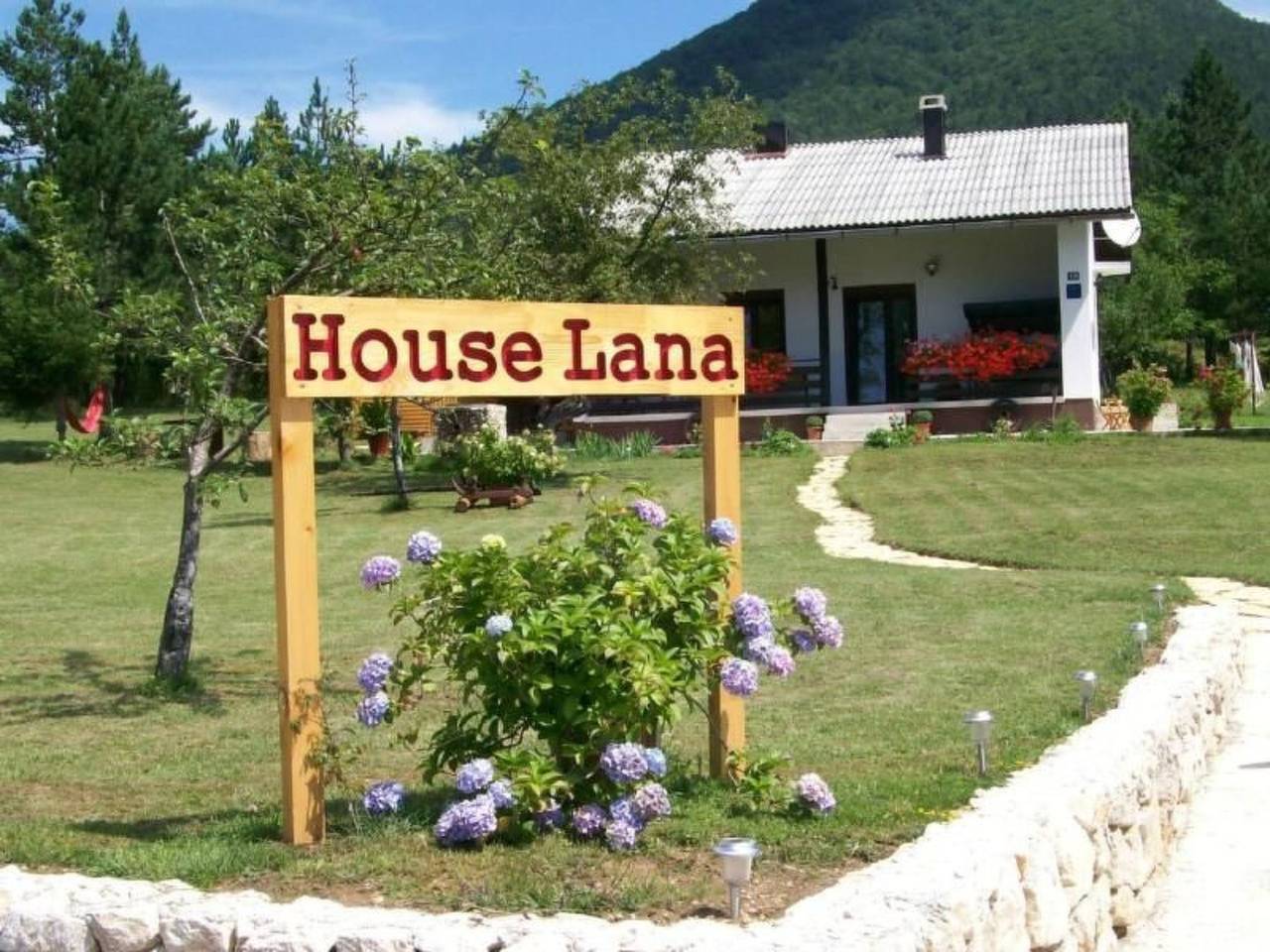 Mit Garten, Grill und Terrasse in Rudanovac, Plitvicer Seen