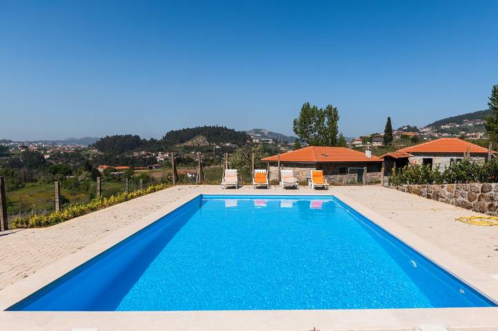 Casa de férias para 4 pessoas, com piscina e terraço em Castelo de Paiva