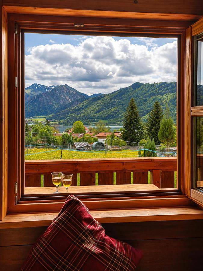 Apartmenthotel für 6 Personen, mit Balkon und Terrasse sowie Garten und Seeblick am Schliersee