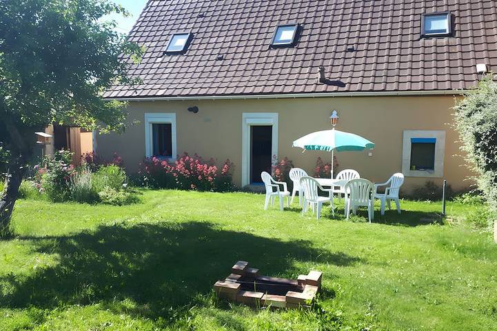 Location de vacances pour 7 personnes, avec jardin, animaux acceptés dans Celon