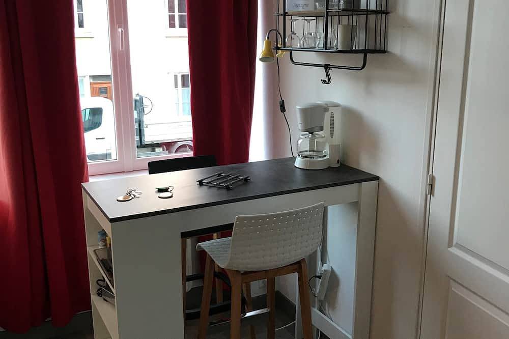 Ganze Wohnung, Großes Studio in einem städtischen Landhaus - Kostenlose und einfache Einrichtung in Rennes, Rennes und Umgebung
