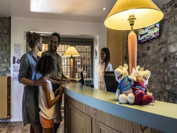 Gîte pour 2 personnes, avec piscine et terrasse, adapté aux familles à Berrias-et-Casteljau - 2