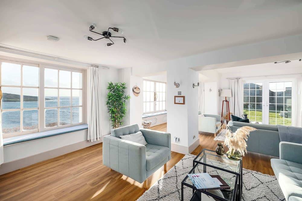 Beach House for 10 People in Bovisand, South Devon