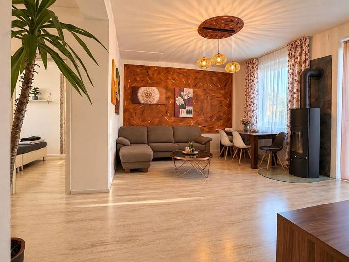 Ferienwohnung für 6 Personen, mit Balkon und Terrasse sowie Garten und Ausblick in Kaufbeuren