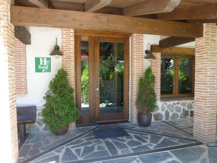 Hotel para 3 personas, con terraza y jardín en Sierra Norte - 2