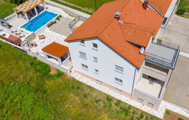 Reizende 22 m² große Wohnung mit Pool, WLAN und Terrasse in Svib, Makarska Riviera