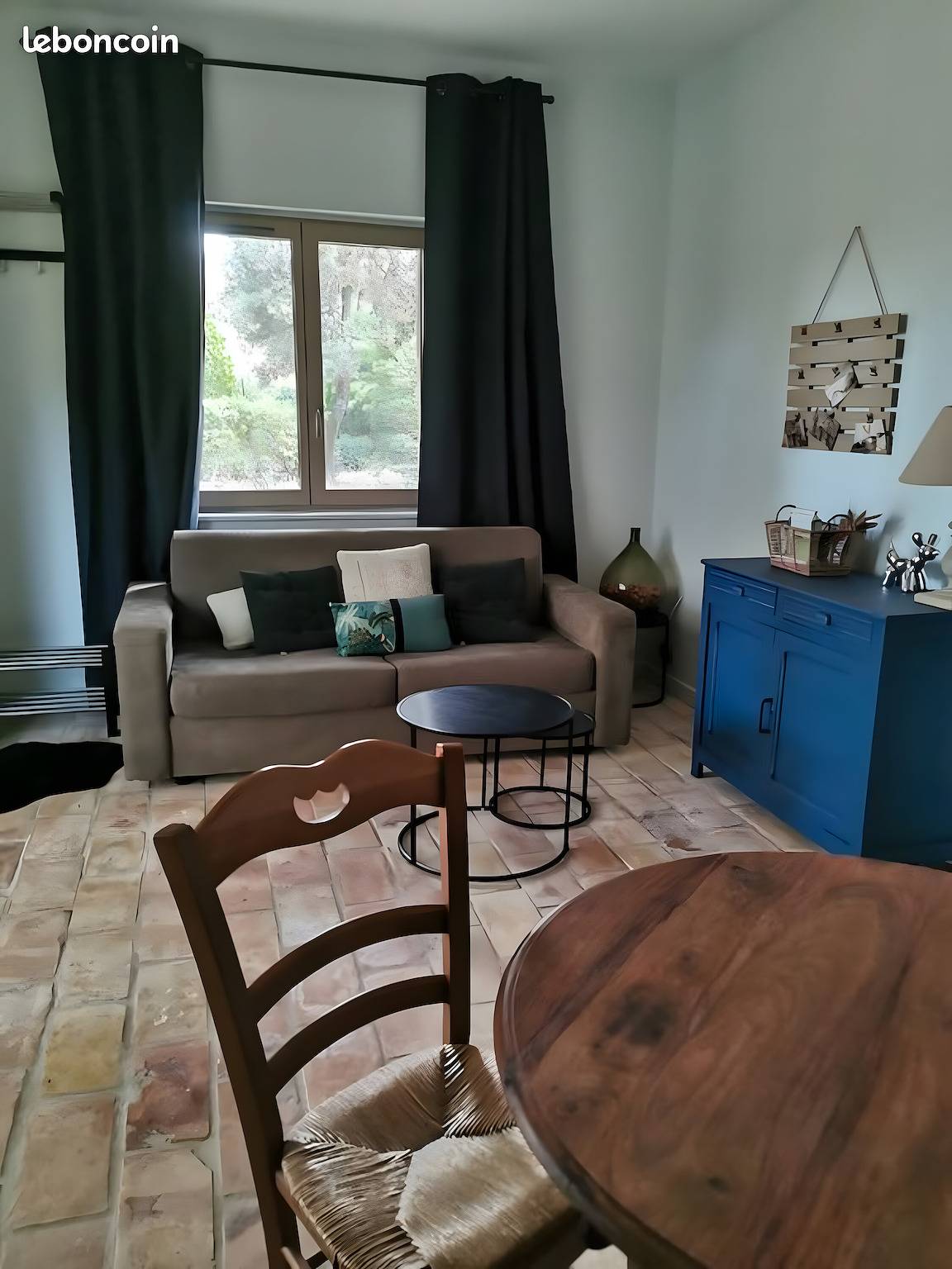 Gîte 'Gite De La Colline - 3 Pers' met gedeeld zwembad, Wi-Fi en airconditioning in Solérieux, Nyons en omgeving