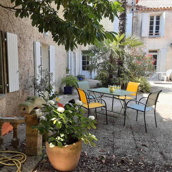 Gîte pour 4 personnes, avec jardin, animaux acceptés à Châteauneuf-sur-Charente
