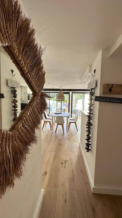 Location de vacances pour 4 personnes, avec jardin et piscine dans Plage du Débarquement (La Croix-Valmer) - 3