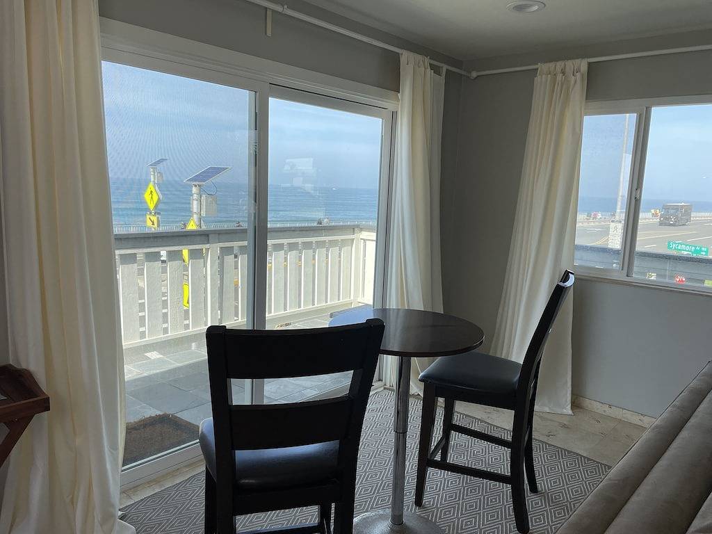 Ganze Wohnung, Beachside condo #B with 2bd /2 bath in Carlsbad, San Diego County