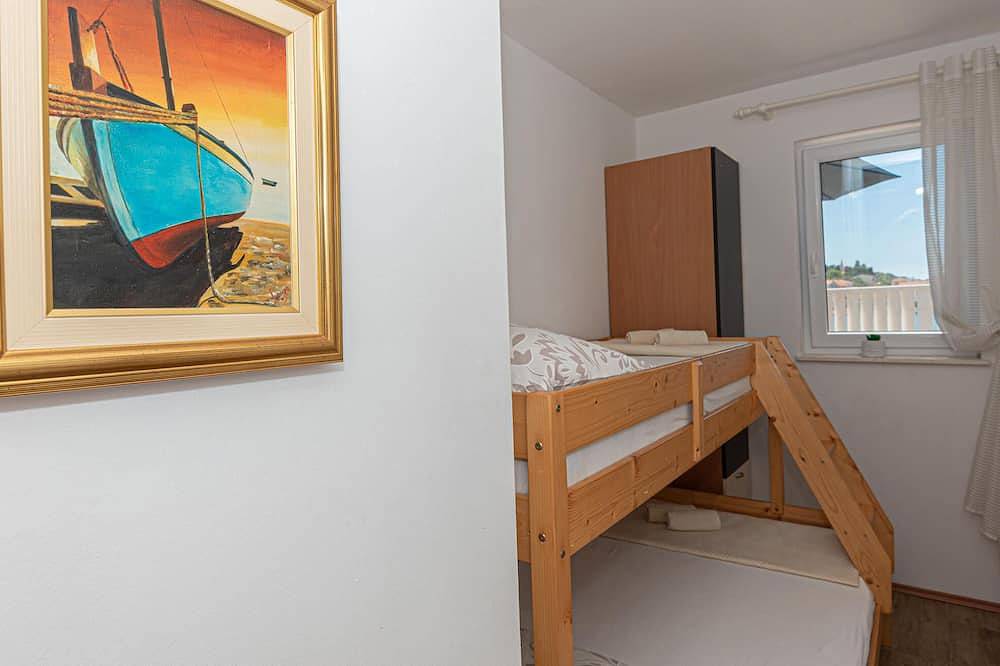 Preciosa casa en Rogoznica in Rogoznica, Condado de Šibenik-Knin