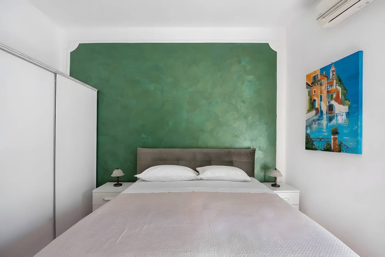 Appartement Francy avec Balcon, Wi-Fi et Climatisation in Salerne, Côte Tyrrhénienne Campanie