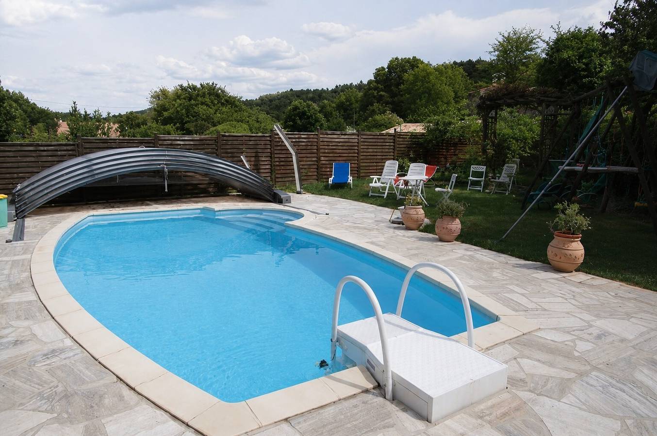 Maison de vacances « Clarisse » avec vue sur la montagne, piscine partagée et Wi-Fi in Allemagne-en-Provence, Parc naturel régional du Verdon