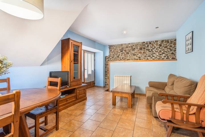 Gîte pour 6 personnes, avec jardin, animaux acceptés dans Vallee De Boi - 3