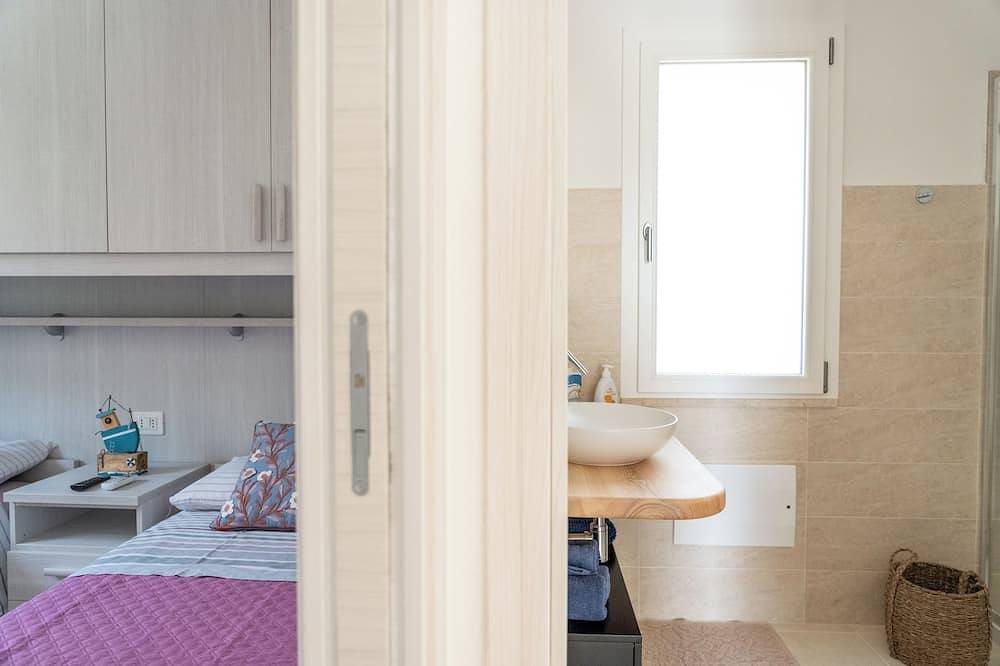 Casa in campagna immersa nel verde della natura e della macchia mediterranea . in Cala Liberotto, Orosei