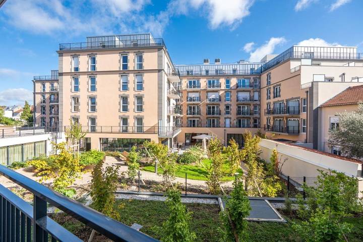 Appart’hôtel, avec Balcon et Jardin ainsi que Piscine et Sauna