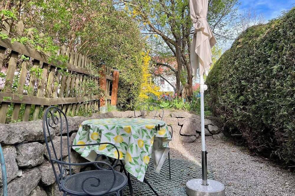 Ganze Wohnung, Beim Thoeny - schoenes Apartment mit privatem Zugang in Utting, Ammersee