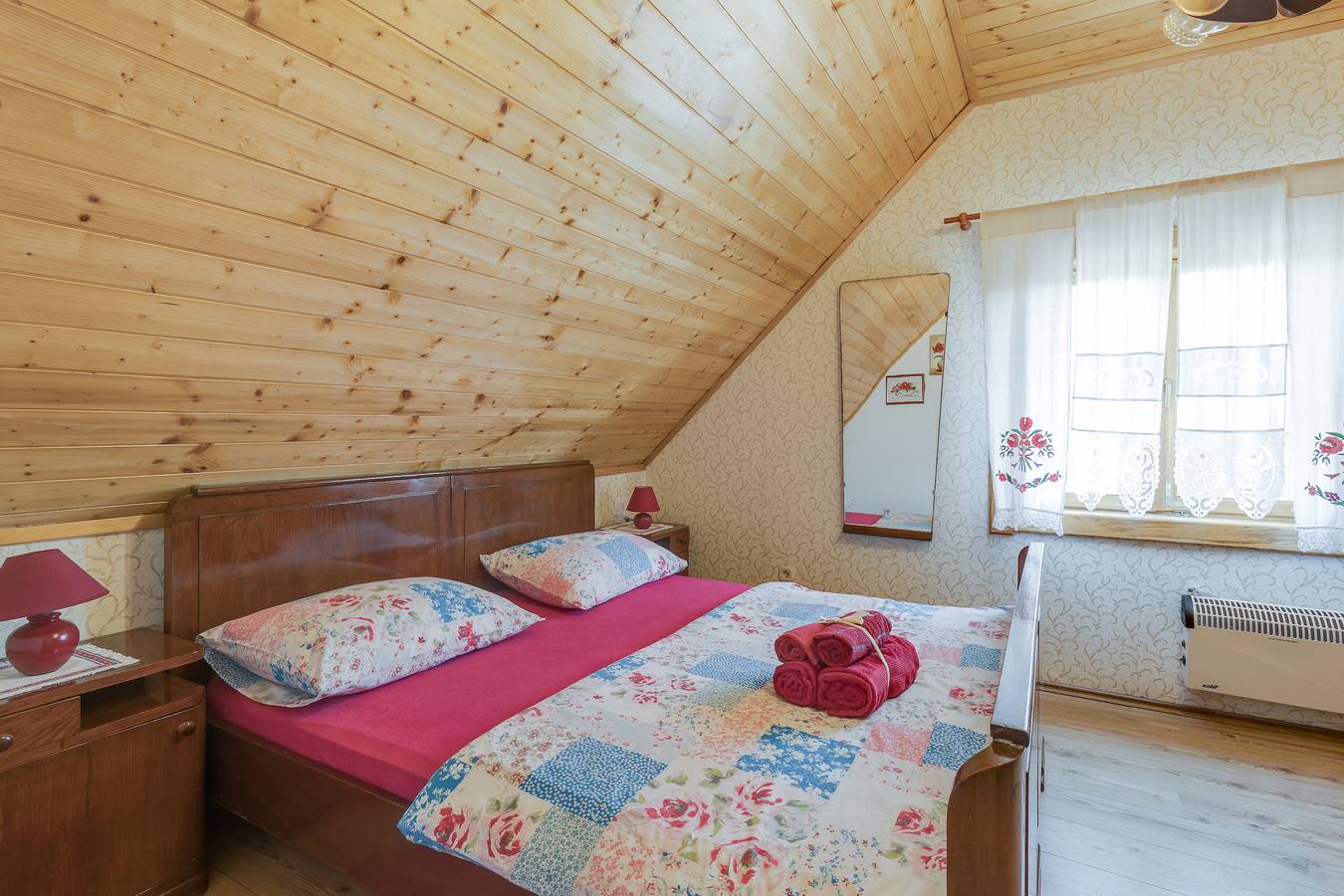 Rustic Cottage With Heated Pool in Zagreb und Umgebung