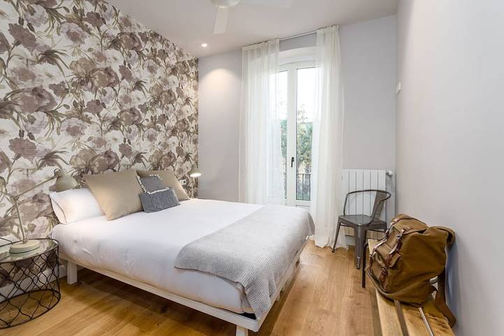 Entire apartment, Always Easy I Alameda in Playa de la Concha, San Sebastian