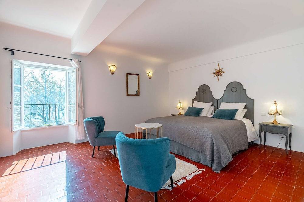 Luberon – A magnificent character property – Sleeps 17 in Goult, Parc naturel régional du Luberon