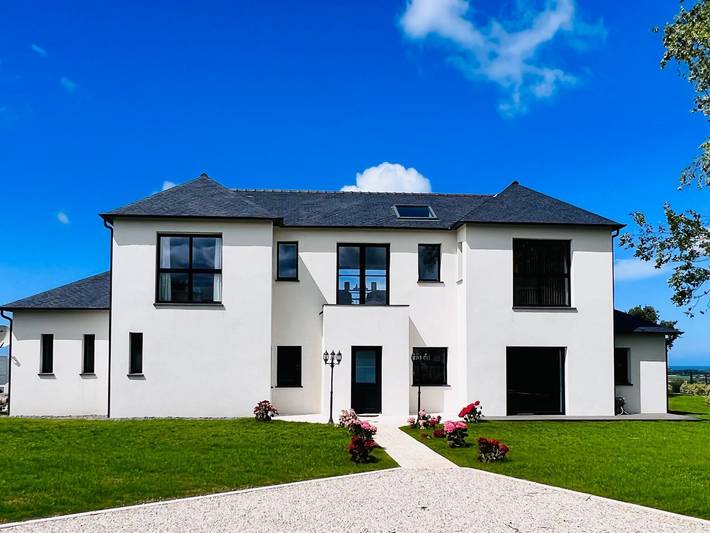 Location de vacances pour 6 personnes, avec terrasse et jardin ainsi que piscine et sauna, animaux acceptés à Plouider - 3