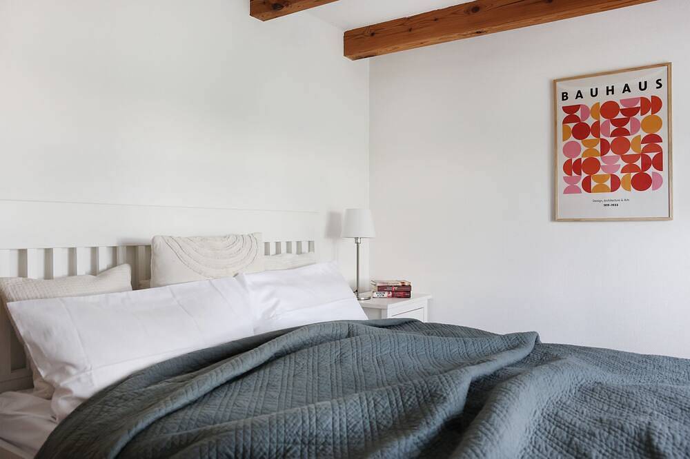 Romantisches Cottage unter Reet inmitten der Natur in Behrensdorf, Südliche Ostseeküste