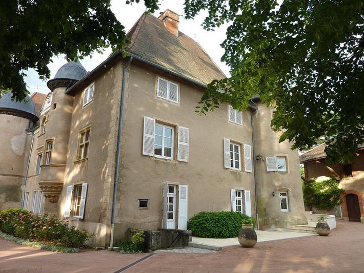 Gîte pour 4 personnes, avec piscine et jardin à Saint-Haon-le-Vieux