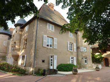 Gîte pour 4 personnes, avec piscine et jardin dans la Loire