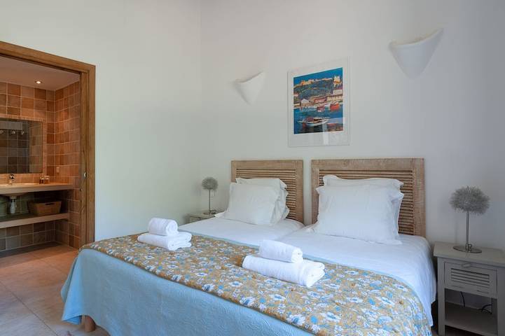 Villa pour 4 personnes, avec jacuzzi ainsi que jardin et terrasse à Figari - 2