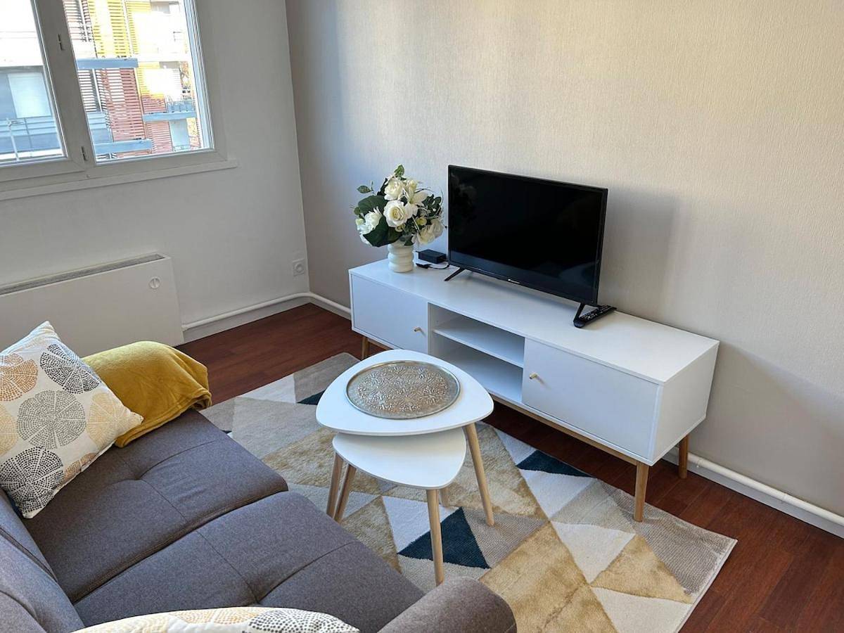 Appartement entier, One-Bedroom Apartment in Déols, Région de Châteauroux