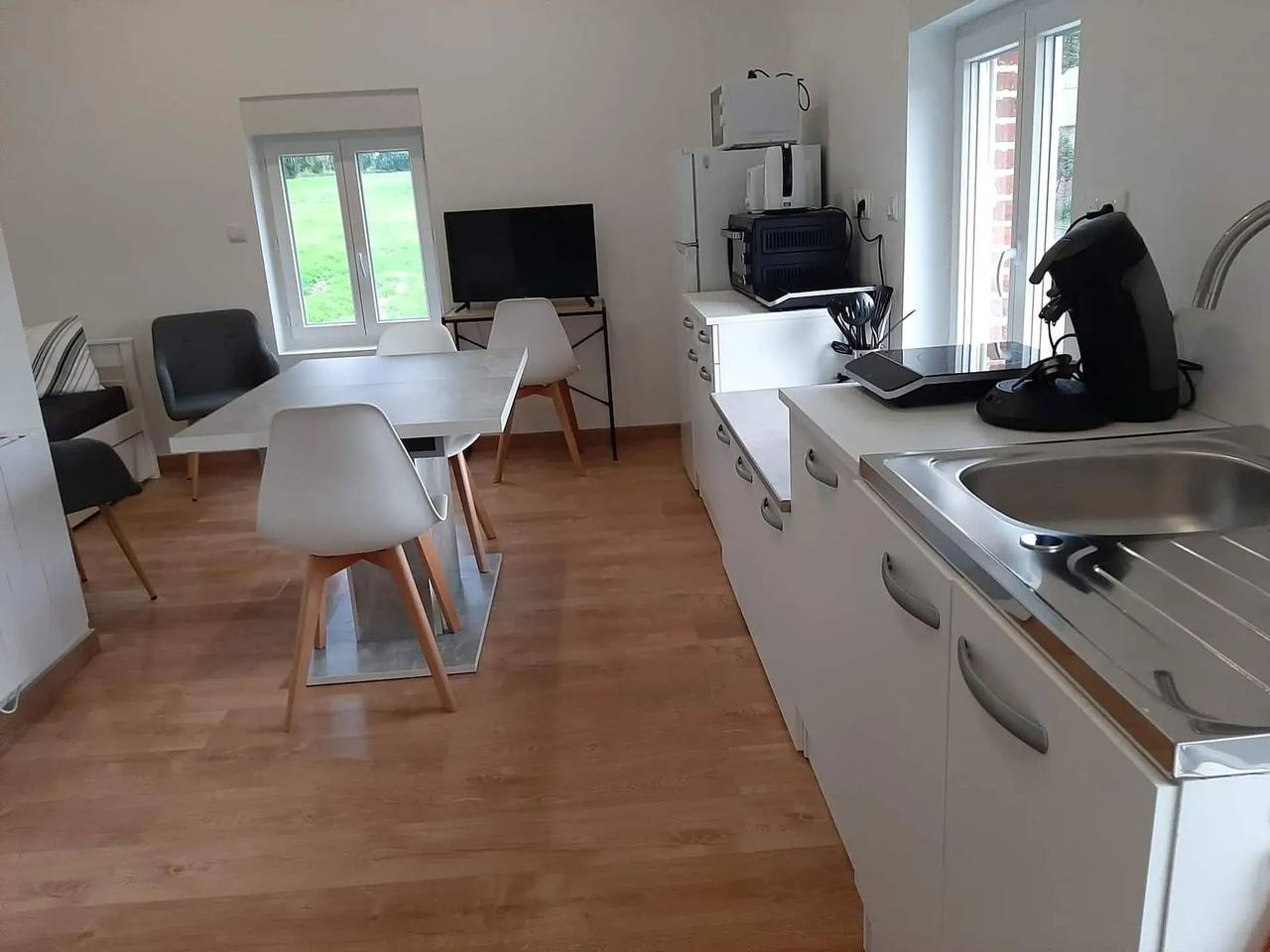 Studio entier, Studio confortable à Barzy-en-Thiérache, 32 m² avec terrasse in Barzy-en-Thiérache, Aisne