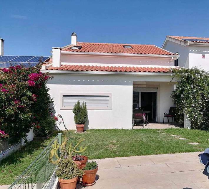 Casa rural para 4 personas, con jardín y vistas en Costa da Caparica