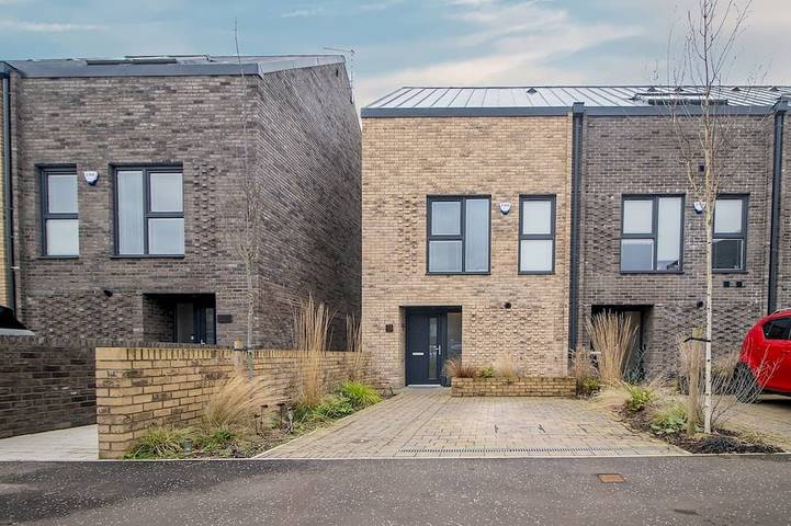 Glamping for 5 people, with garden, with pets in Glasgow